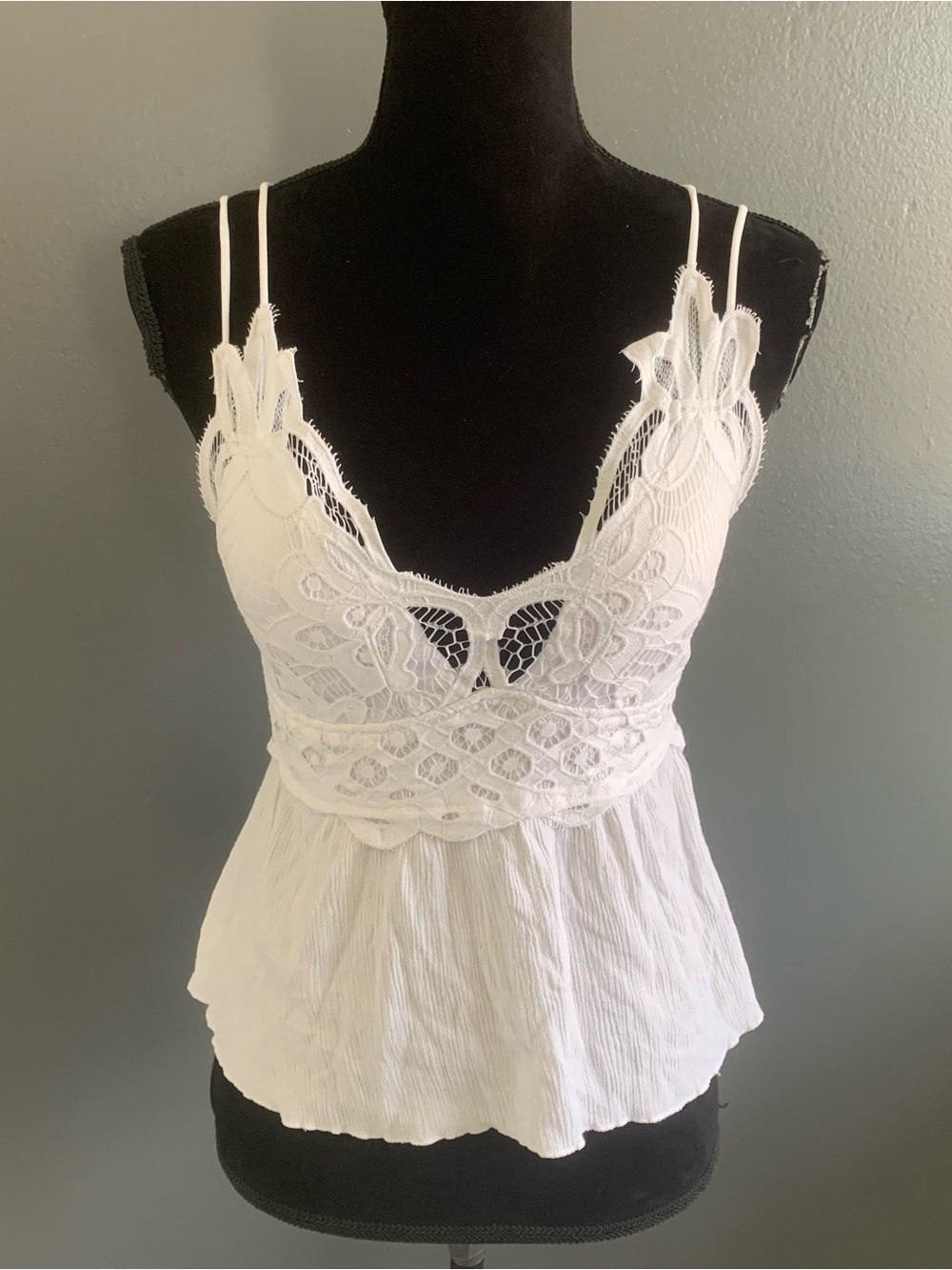 Rue21 White Lace Crop Cami